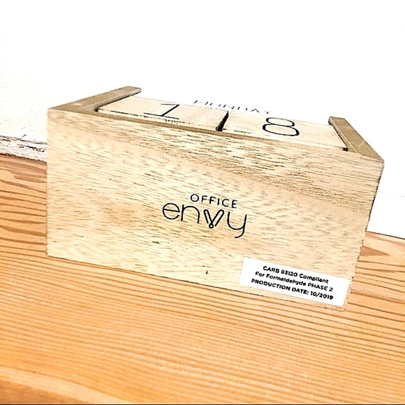 Office Envy Wooden Block Calendar - Picture 6 of 8